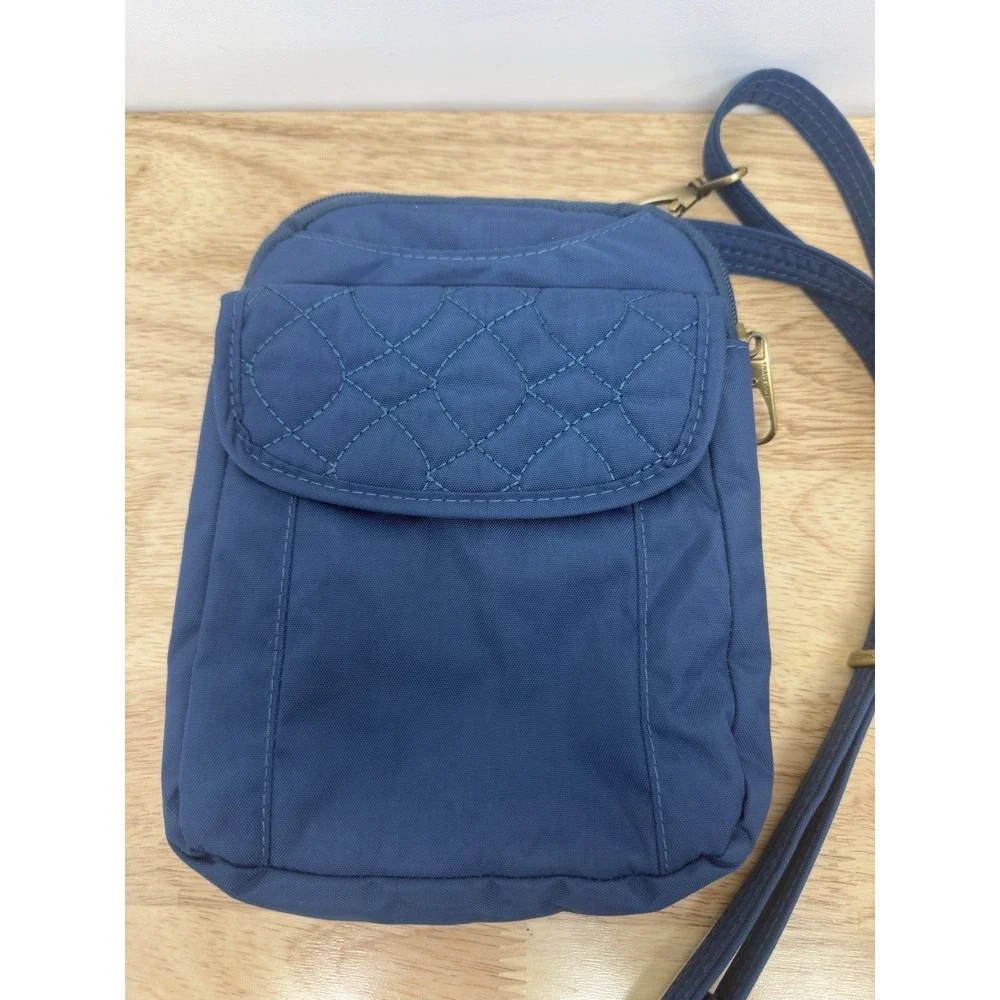 Travelon Anti-Theft Quilted‎ Signature Slim Pouch Crossbody Bag Blue Purse #43